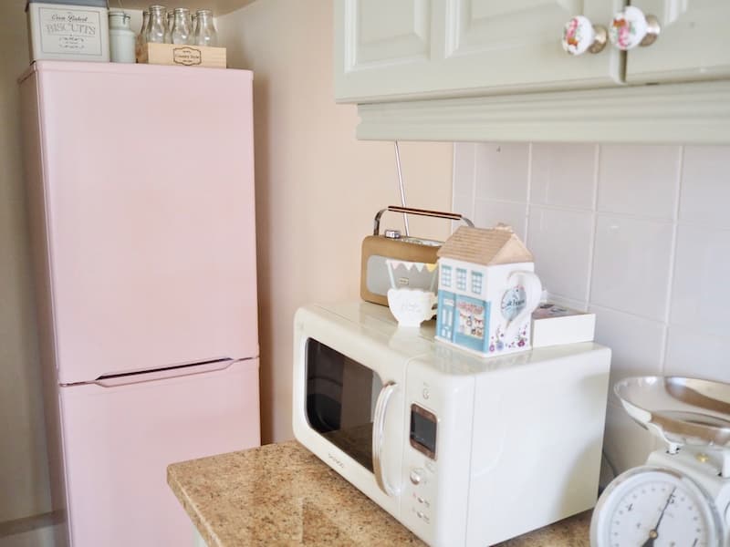 How to Paint a Refrigerator An Easy Step-by-step Guide