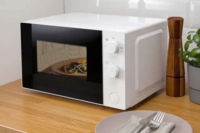 How Hot Can Microwaves Get? See the Answer