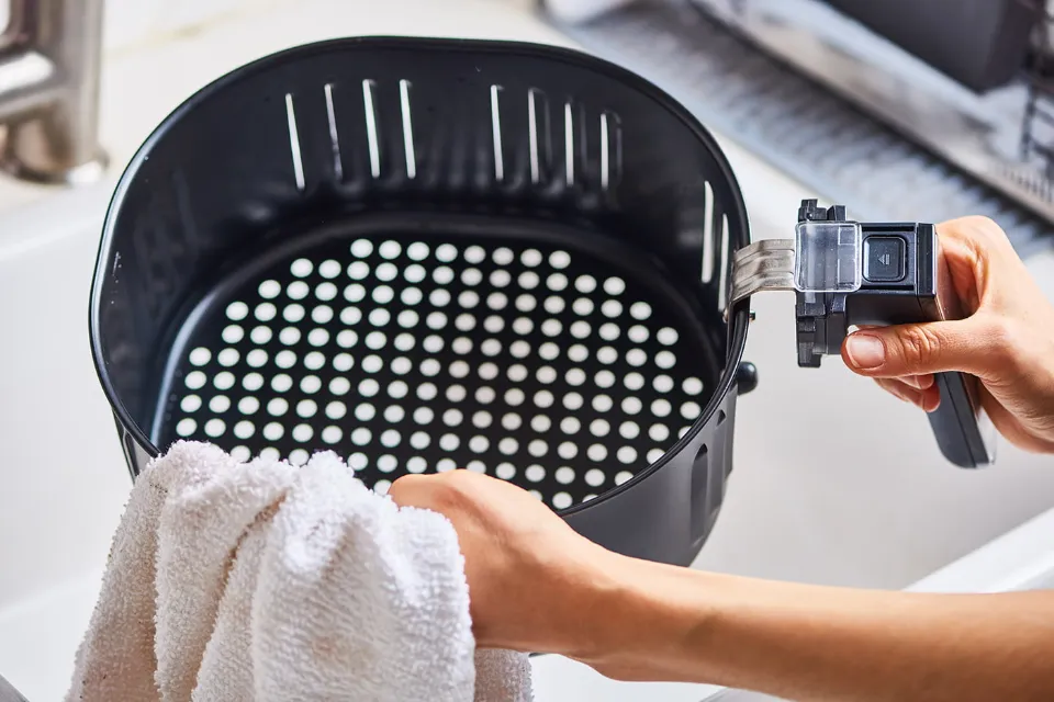 How To Clean An Air Fryer Basket? Step-by-step Guide - My Prime Home